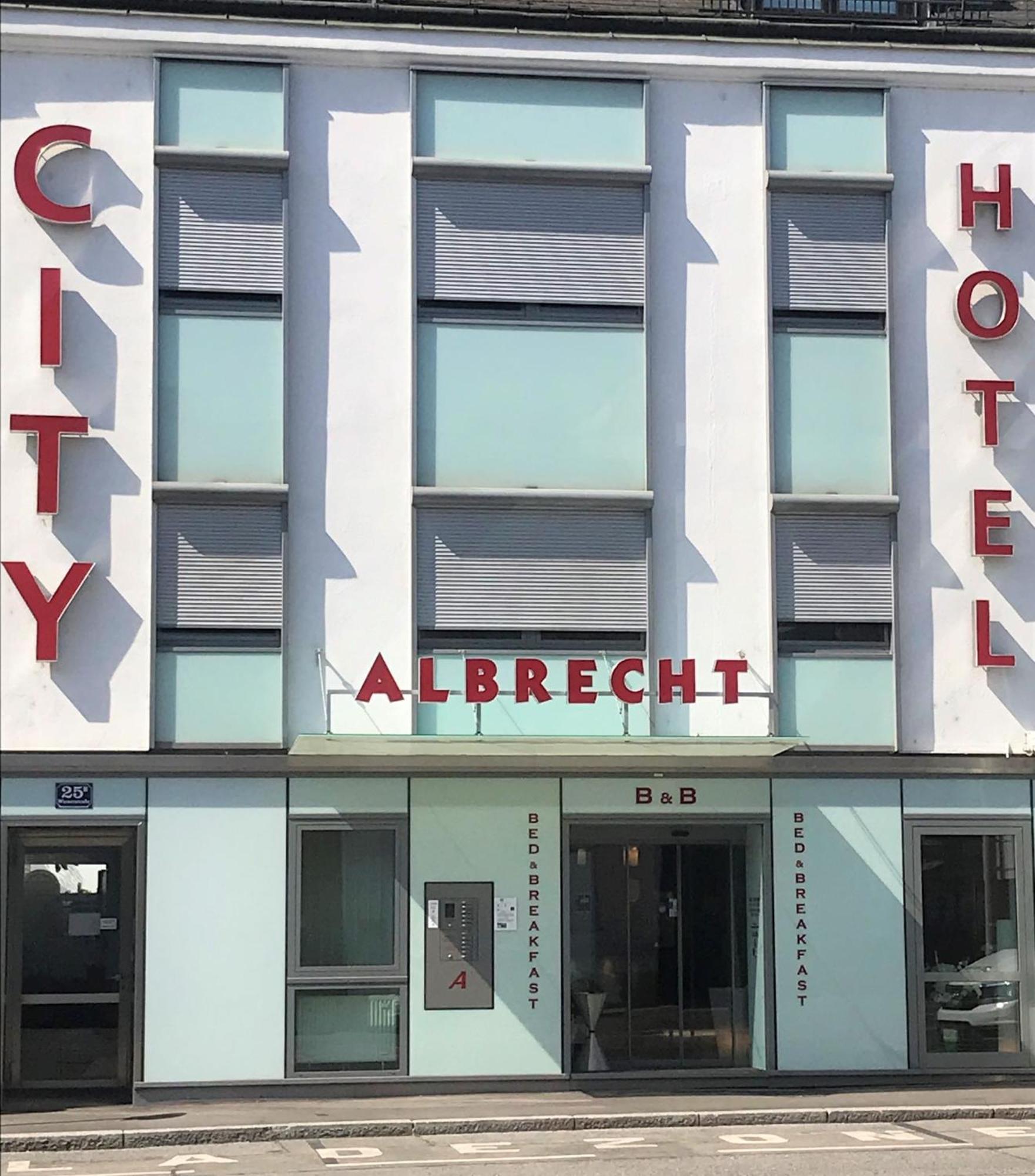 City Hotel Albrecht Schwechat Exterior photo