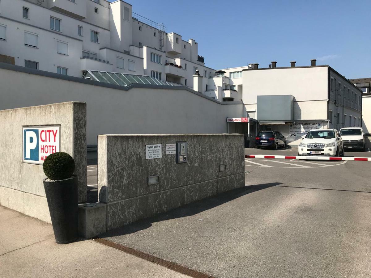 City Hotel Albrecht Schwechat Exterior photo